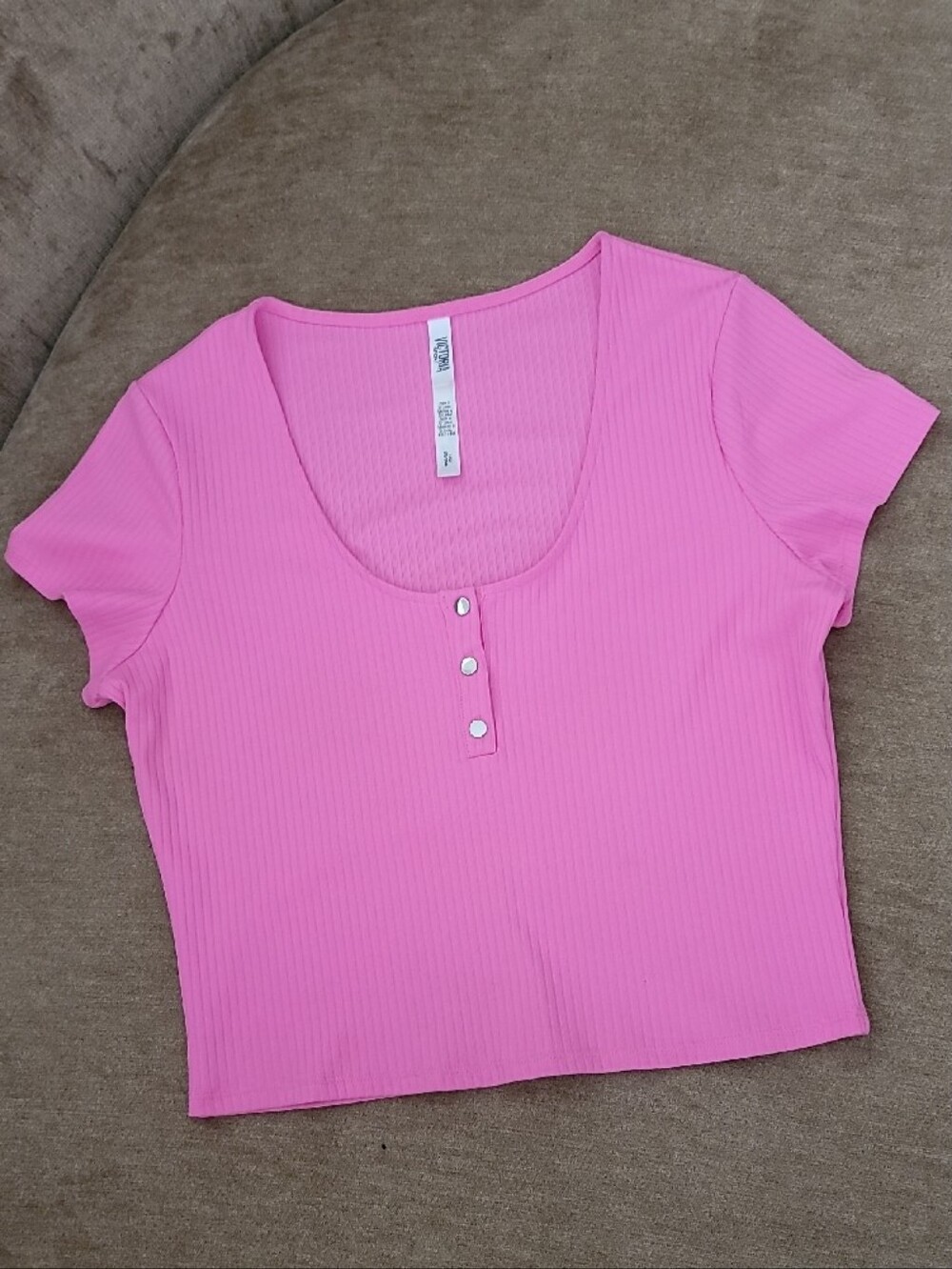 Victoria's Secret Sport Ribbed Scoop Neck Crop Top with Snap Buttons
